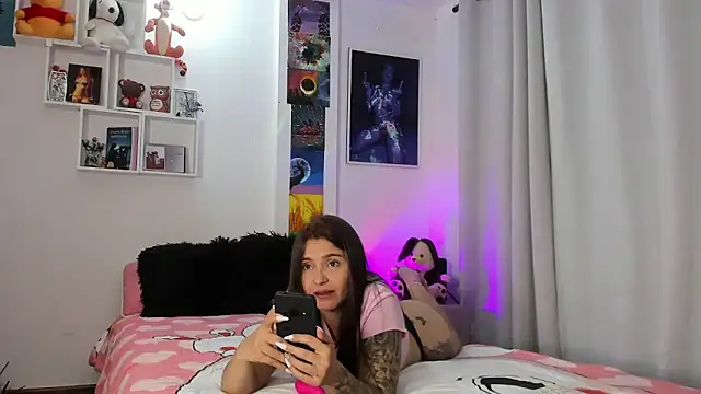 Sarah Jhonson online show from January 13, 2025, 11:27 pm