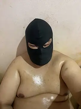 ilovepoochai online show from February 3, 2026, 7:08 pm