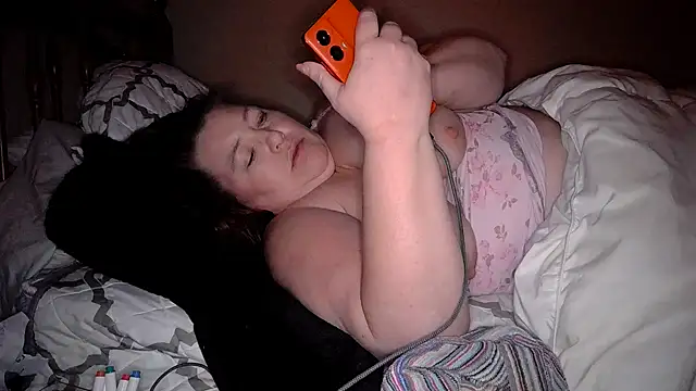 atlwebbie75 online show from February 14, 2026, 9:17 am