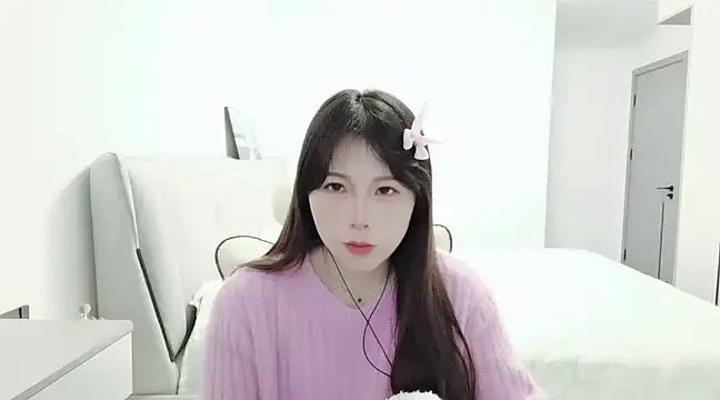 Snapshot of Sunset_glow chatting on January 12, 2025, 6:06 am Sunset glow online show from January 12, 2025, 6:06 am