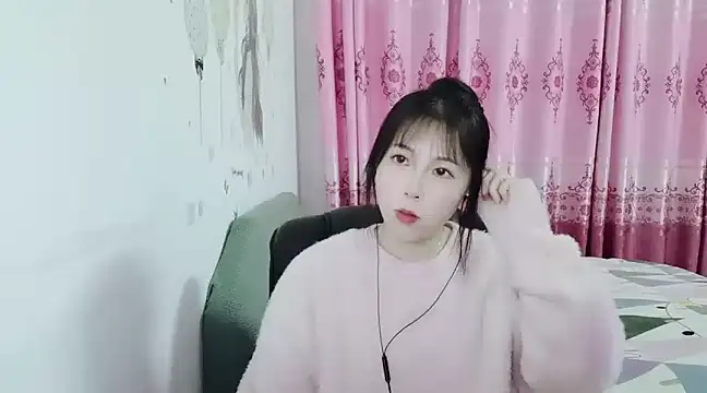 Snapshot of Sunset_glow chatting on January 22, 2025, 2:46 pm Sunset glow online show from January 22, 2025, 2:46 pm