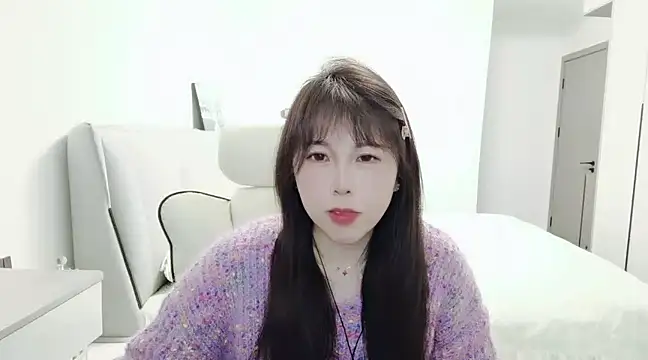 Snapshot of Sunset_glow chatting on February 12, 2025, 2:43 pm Sunset glow online show from February 12, 2025, 2:43 pm