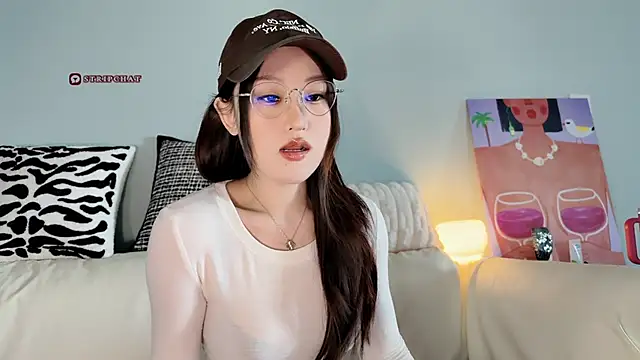 Snapshot of sphynx-_- chatting on March 21, 2025, 4:28 am sphynx- - online show from March 21, 2025, 4:28 am