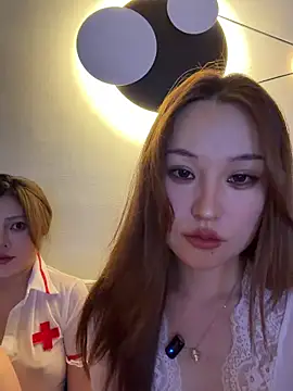 Snapshot of sphynx-_- chatting on November 8, 2025, 11:43 am sphynx- - online show from November 8, 2025, 11:43 am