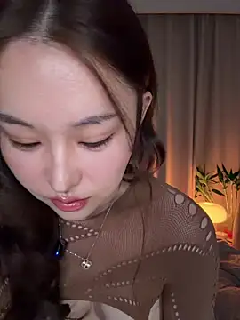 Snapshot of sphynx-_- chatting on November 25, 2025, 2:17 pm sphynx- - online show from November 25, 2025, 2:17 pm