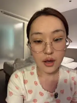 sphynx- - online show from May 20, 2026, 7:58 am