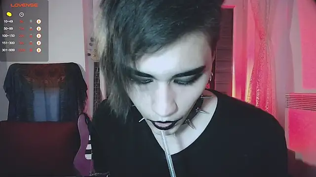 Snapshot of sademobeer chatting on October 8, 2025, 10:40 pm sademobeer online show from October 8, 2025, 10:40 pm