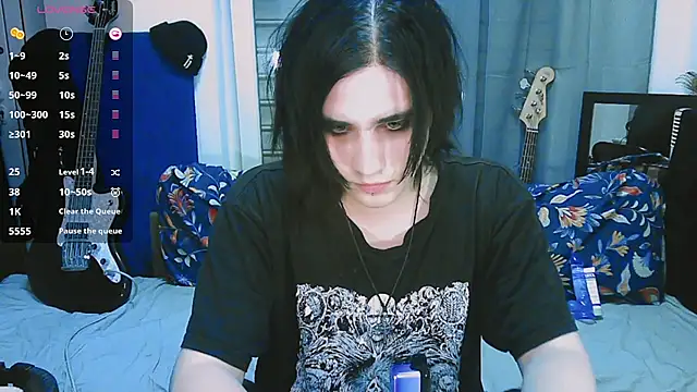 Snapshot of sademobeer chatting on June 8, 2026, 10:32 pm sademobeer online show from June 8, 2026, 10:32 pm