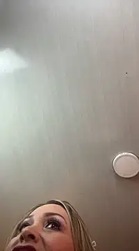 Holly madison  online show from February 20, 2025, 4:36 pm