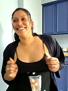 Snapshot of Nikkierosee chatting on October 12, 2025, 6:40 pm Nikkierosee online show from October 12, 2025, 6:40 pm