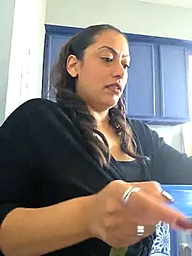 Snapshot of Nikkierosee chatting on February 7, 2026, 4:00 pm Nikkierosee online show from February 7, 2026, 4:00 pm