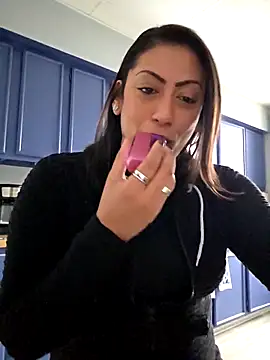 Snapshot of Nikkierosee chatting on March 3, 2026, 3:07 pm Nikkierosee online show from March 3, 2026, 3:07 pm