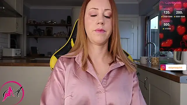 Snapshot of stripmequick chatting on December 4, 2024, 10:13 am stripmequick online show from December 4, 2024, 10:13 am