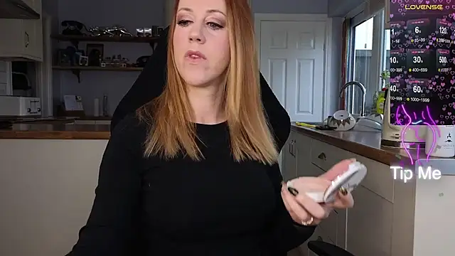 Snapshot of stripmequick chatting on February 26, 2025, 9:32 am stripmequick online show from February 26, 2025, 9:32 am