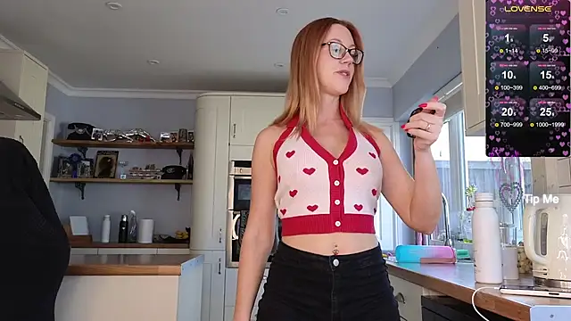 Snapshot of stripmequick chatting on September 13, 2025, 1:33 pm stripmequick online show from September 13, 2025, 1:33 pm