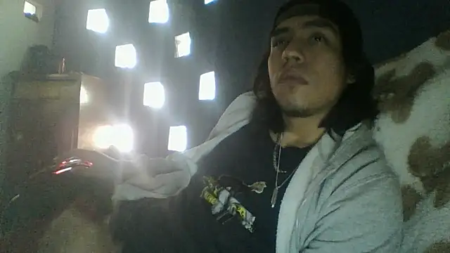 AlexAlejandro13 online show from January 7, 2026, 9:28 pm