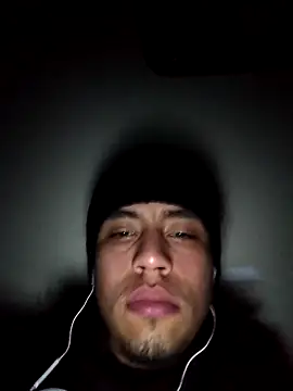 Snapshot of AlexAlejandro13 chatting on January 17, 2026, 11:52 pm AlexAlejandro13 online show from January 17, 2026, 11:52 pm