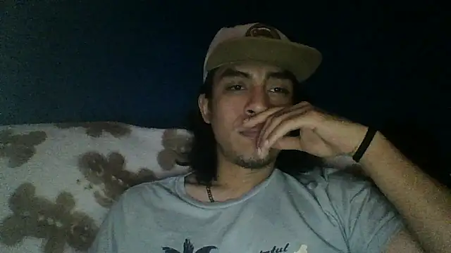 Snapshot of AlexAlejandro13 chatting on February 26, 2026, 2:43 am AlexAlejandro13 online show from February 26, 2026, 2:43 am