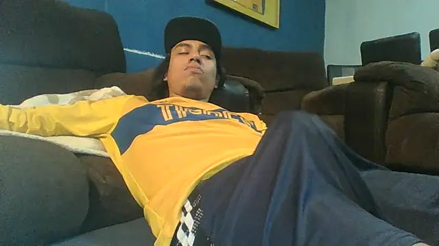 Snapshot of AlexAlejandro13 chatting on March 1, 2026, 9:22 am AlexAlejandro13 online show from March 1, 2026, 9:22 am
