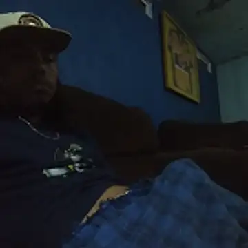Snapshot of AlexAlejandro13 chatting on May 5, 2026, 3:58 am AlexAlejandro13 online show from May 5, 2026, 3:58 am