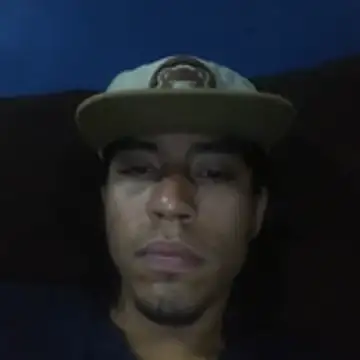 Snapshot of AlexAlejandro13 chatting on May 29, 2026, 3:37 am AlexAlejandro13 online show from May 29, 2026, 3:37 am