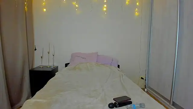 Snapshot of Bella_Foryou chatting on December 14, 2024, 1:17 am Bella Foryou online show from December 14, 2024, 1:17 am