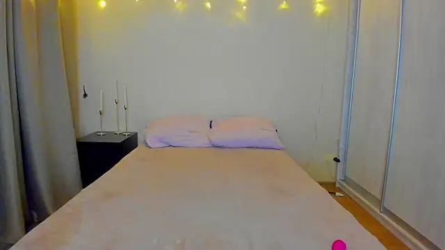 Snapshot of Bella_Foryou chatting on January 7, 2025, 1:03 pm Bella Foryou online show from January 7, 2025, 1:03 pm