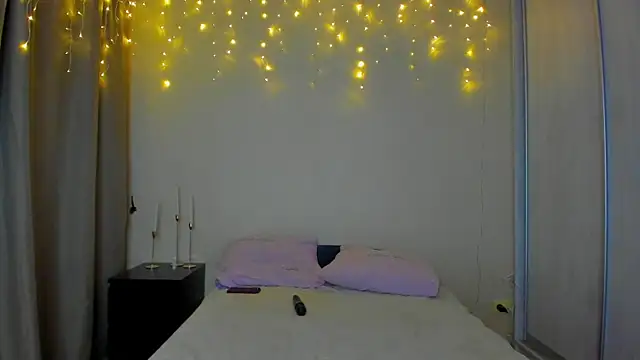 Snapshot of Bella_Foryou chatting on January 12, 2025, 10:45 am Bella Foryou online show from January 12, 2025, 10:45 am