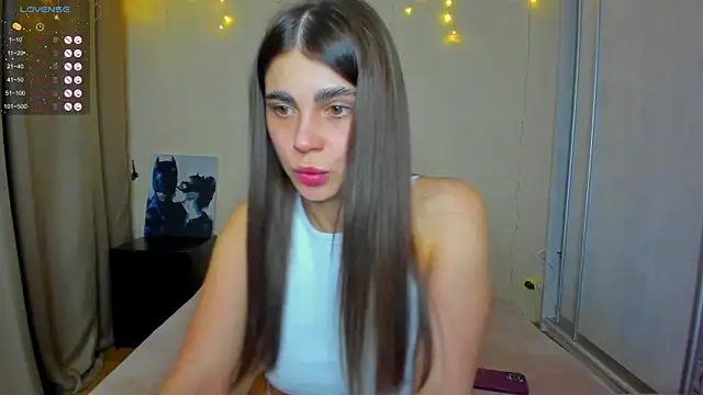 Snapshot of Bella_Foryou chatting on February 8, 2025, 11:12 am Bella Foryou online show from February 8, 2025, 11:12 am