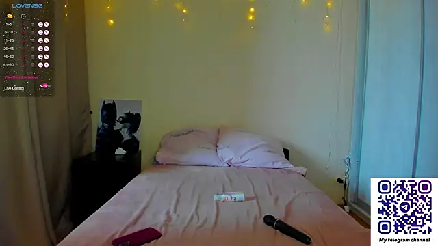 Snapshot of Bella_Foryou chatting on March 5, 2025, 4:56 am Bella Foryou online show from March 5, 2025, 4:56 am