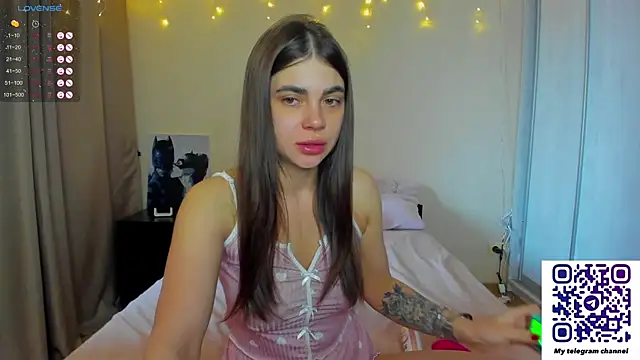 Snapshot of Bella_Foryou chatting on March 10, 2025, 2:06 am Bella Foryou online show from March 10, 2025, 2:06 am