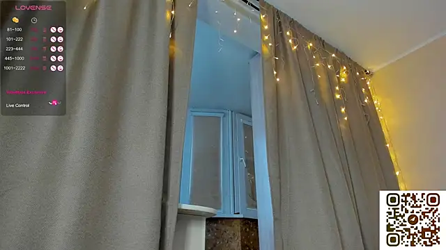 Snapshot of Bella_Foryou chatting on October 10, 2025, 1:59 am Bella Foryou online show from October 10, 2025, 1:59 am