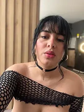 Roxxannne online show from December 13, 2024, 5:43 pm