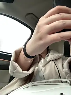 CandyShoopp online show from March 15, 2025, 1:40 pm