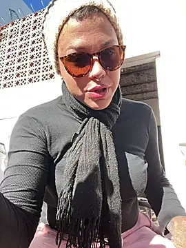 Snapshot of Alicbranca chatting on May 23, 2026, 2:21 pm Alicbranca online show from May 23, 2026, 2:21 pm