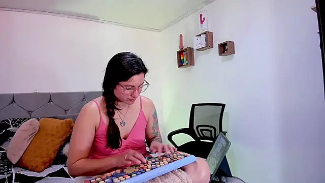 Snapshot of vanessabrown_ chatting on October 2, 2025, 5:09 pm vanessabrown online show from October 2, 2025, 5:09 pm