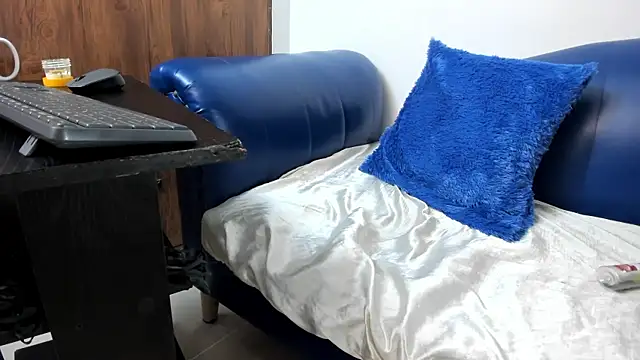 Mature Skinny online show from January 10, 2026, 2:24 am