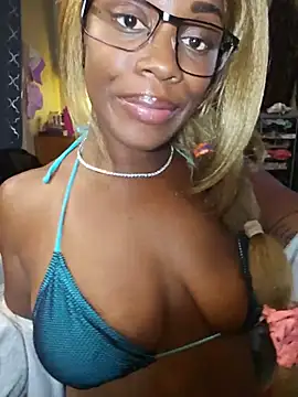 lollycoco online show from August 3, 2026, 9:15 am