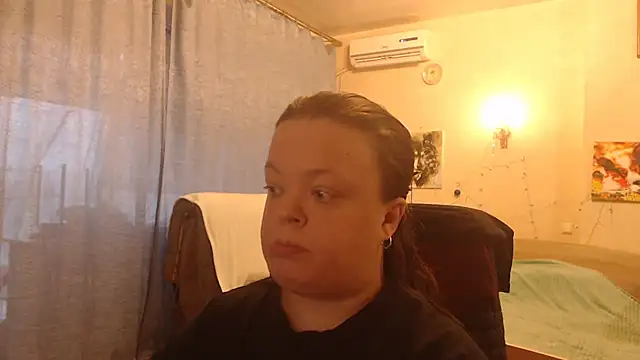 Snapshot of Janiffer_MiMi chatting on December 16, 2024, 5:59 am Janiffer MiMi online show from December 16, 2024, 5:59 am