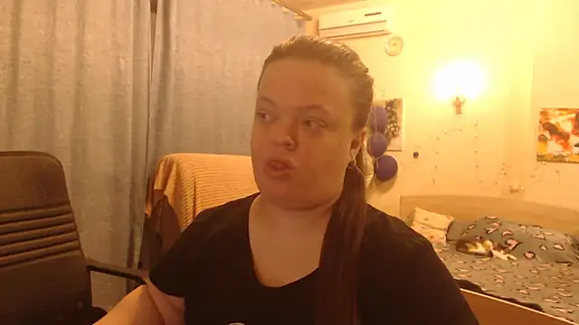 Snapshot of Janiffer_MiMi chatting on January 12, 2025, 1:11 am Janiffer MiMi online show from January 12, 2025, 1:11 am