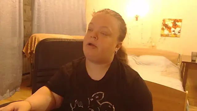 Snapshot of Janiffer_MiMi chatting on January 19, 2025, 10:06 pm Janiffer MiMi online show from January 19, 2025, 10:06 pm