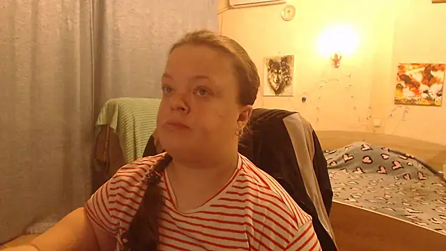 Snapshot of Janiffer_MiMi chatting on February 13, 2025, 7:31 pm Janiffer MiMi online show from February 13, 2025, 7:31 pm