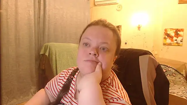 Snapshot of Janiffer_MiMi chatting on February 13, 2025, 10:33 pm Janiffer MiMi online show from February 13, 2025, 10:33 pm