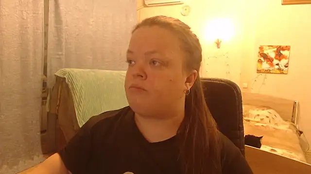 Snapshot of Janiffer_MiMi chatting on February 18, 2025, 4:37 pm Janiffer MiMi online show from February 18, 2025, 4:37 pm