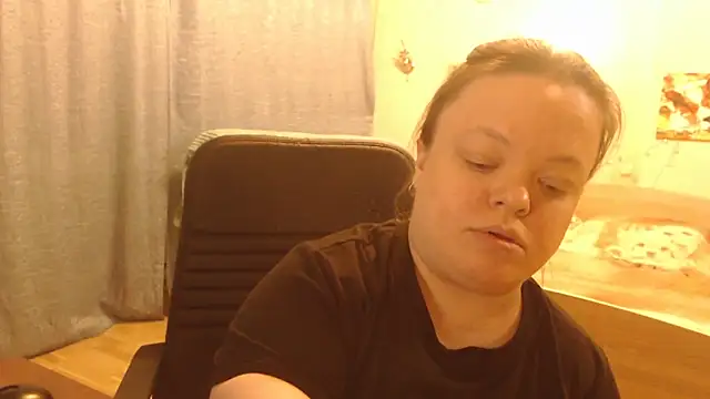 Snapshot of Janiffer_MiMi chatting on February 21, 2025, 4:59 pm Janiffer MiMi online show from February 21, 2025, 4:59 pm