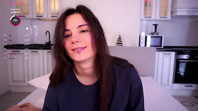 Snapshot of Holla_Molly chatting on February 18, 2025, 9:10 am Holla Molly online show from February 18, 2025, 9:10 am