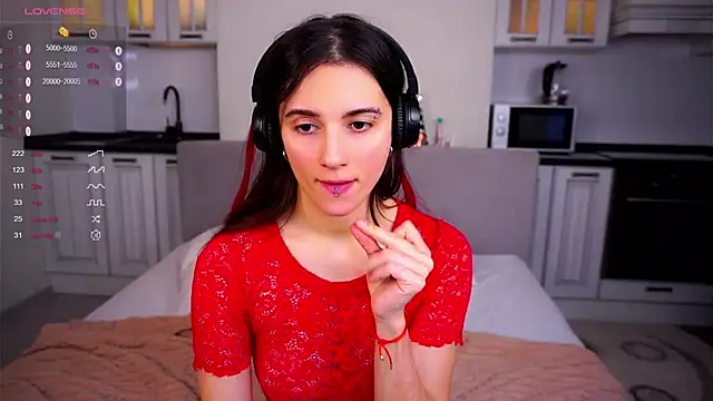 Snapshot of Holla_Molly chatting on February 23, 2025, 12:16 pm Holla Molly online show from February 23, 2025, 12:16 pm