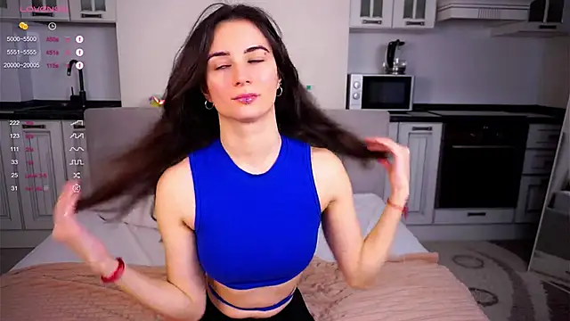 Snapshot of Holla_Molly chatting on February 25, 2025, 5:19 am Holla Molly online show from February 25, 2025, 5:19 am