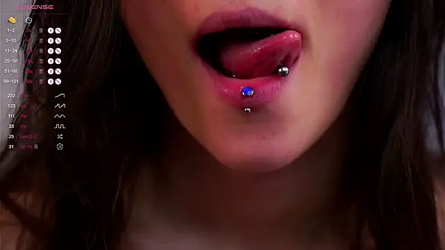 Snapshot of Holla_Molly chatting on March 1, 2025, 12:12 pm Holla Molly online show from March 1, 2025, 12:12 pm