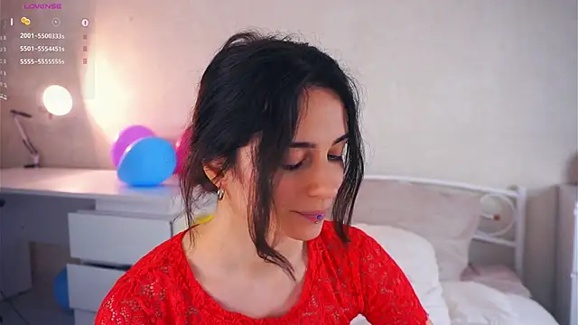 Snapshot of Holla_Molly chatting on March 23, 2025, 8:48 am Holla Molly online show from March 23, 2025, 8:48 am